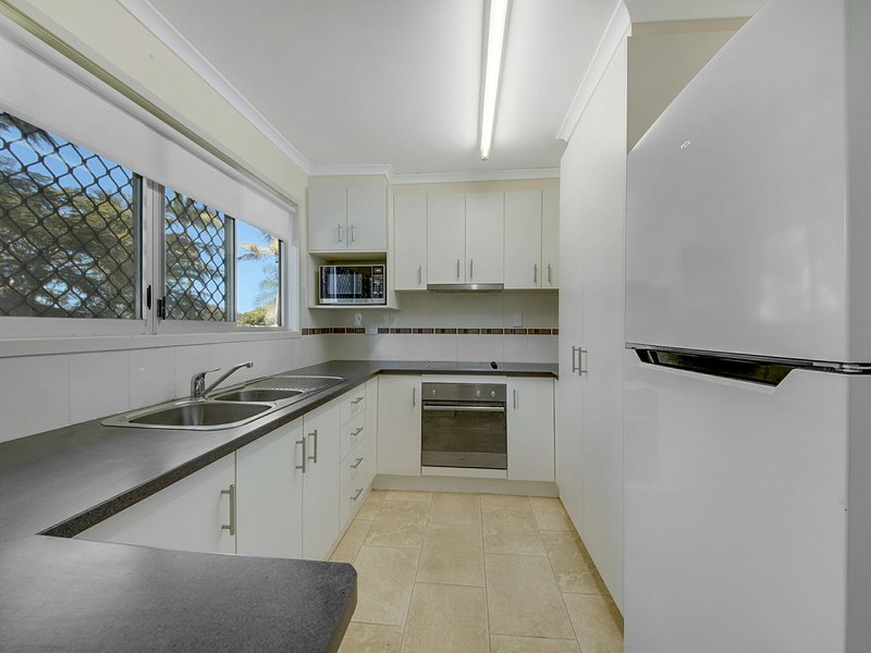 Photo - 36 Centenary Drive, Boyne Island QLD 4680 - Image 3