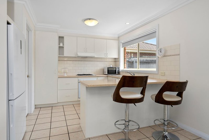 Photo - 3/6 Chapel Street, Whittington VIC 3219 - Image 2