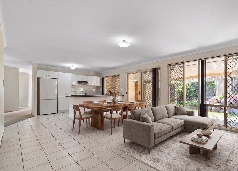 Photo - 36 Chesterfield Crescent, Kuraby QLD 4112 - Image 5