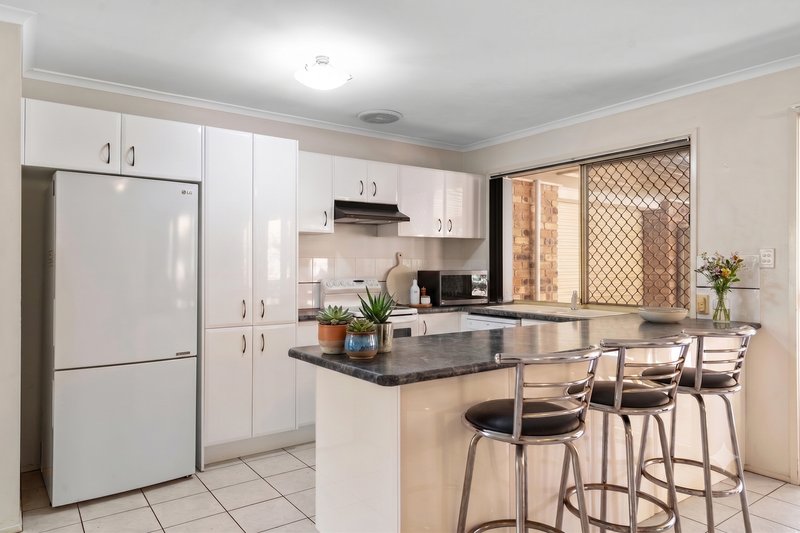 Photo - 36 Chesterfield Crescent, Kuraby QLD 4112 - Image 6