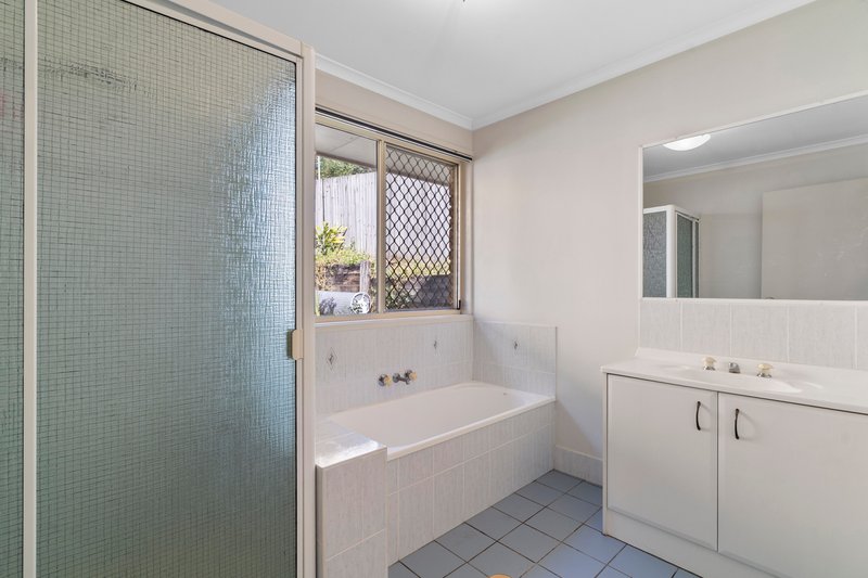Photo - 36 Chesterfield Crescent, Kuraby QLD 4112 - Image 12