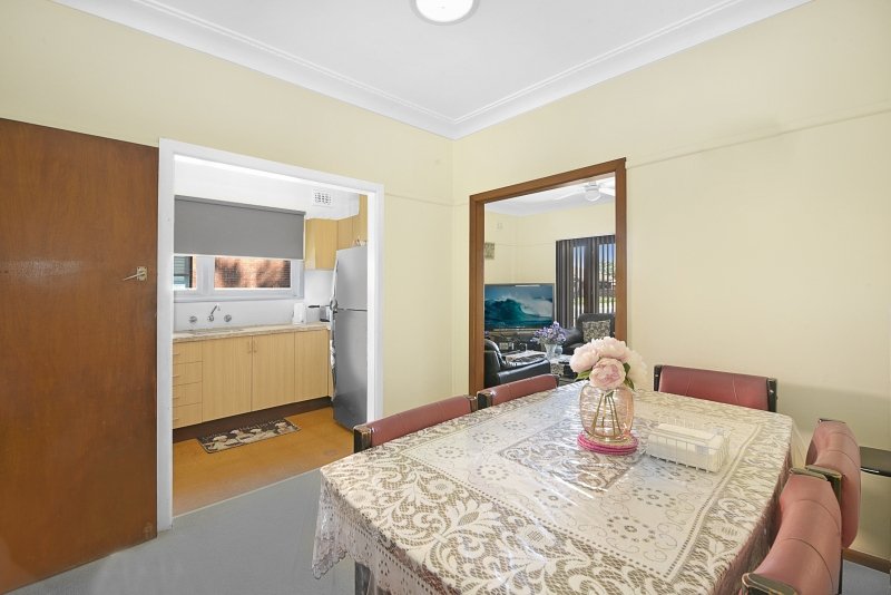 Photo - 36 Chiswick Road, Greenacre NSW 2190 - Image 3