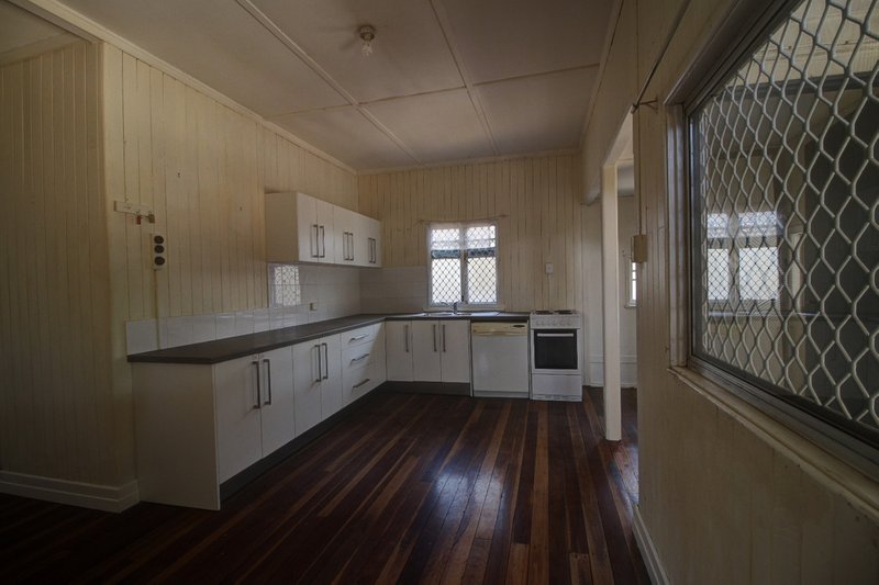 Photo - 36 Chubb Street, One Mile QLD 4305 - Image 6