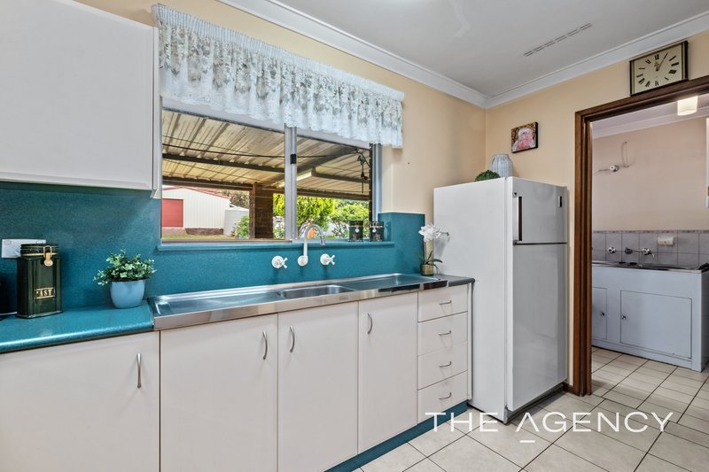 Photo - 36 Churchill Drive, Swan View WA 6056 - Image 13