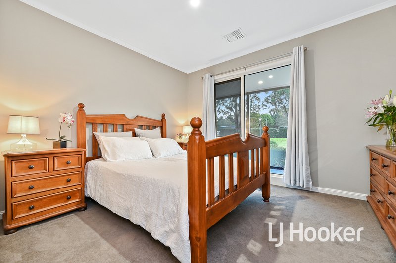 Photo - 36 Collison Road, Cranbourne East VIC 3977 - Image 13