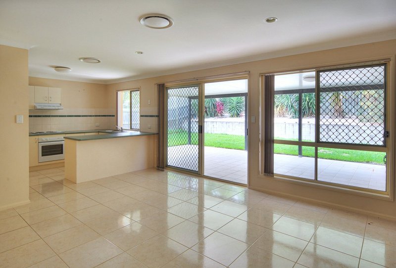 Photo - 36 Columbus Place, Forest Lake QLD 4078 - Image 2