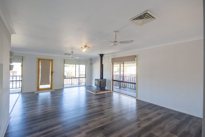 Photo - 36 Cornish Avenue, Killarney Vale NSW 2261 - Image 3