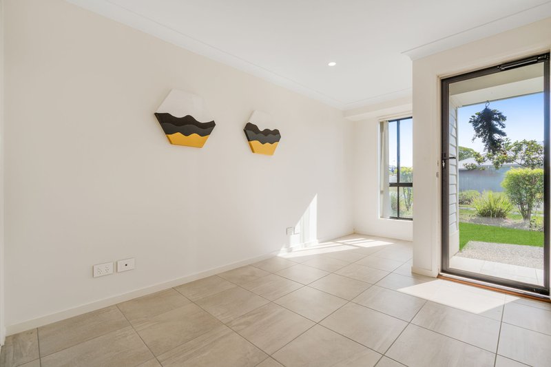 Photo - 36 Cotton Crescent, Redbank Plains QLD 4301 - Image 5