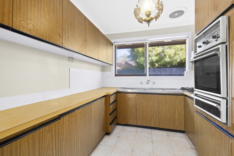 Photo - 36 Coventry Crescent, Mill Park VIC 3082 - Image 2