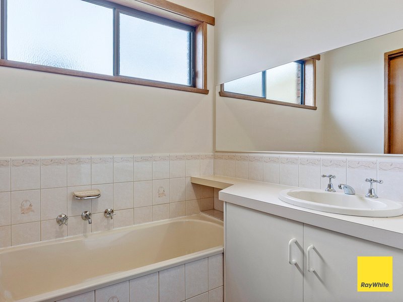 Photo - 36 Crusoe Road, Kangaroo Flat VIC 3555 - Image 5