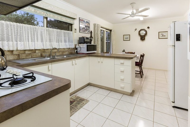 Photo - 36 Dava Drive, Mornington VIC 3931 - Image 7