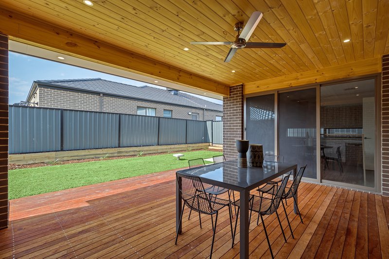 Photo - 36 Deerbrook Circuit, Wollert VIC 3750 - Image 2