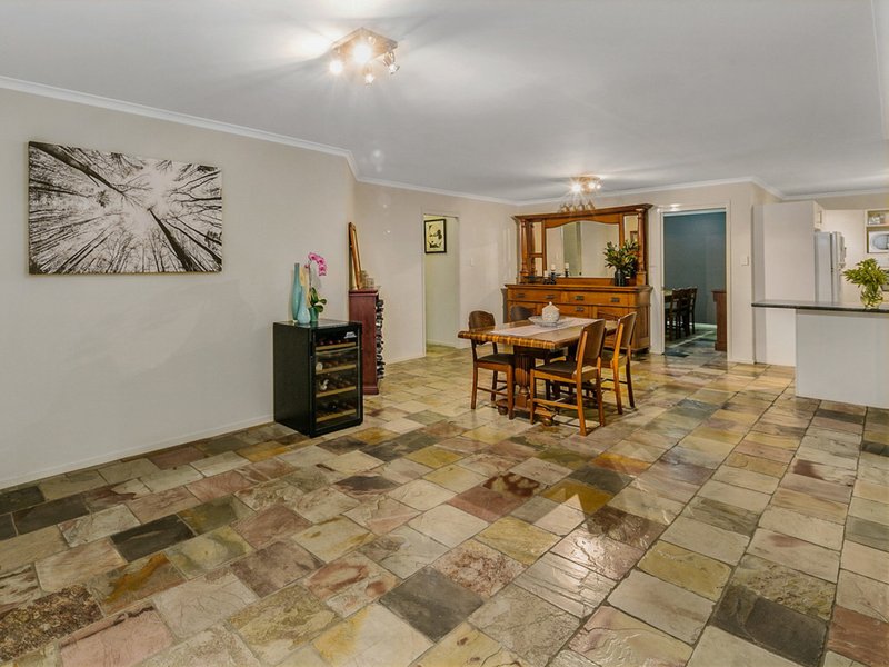 Photo - 36 Delaney Circuit, Carindale QLD 4152 - Image 15