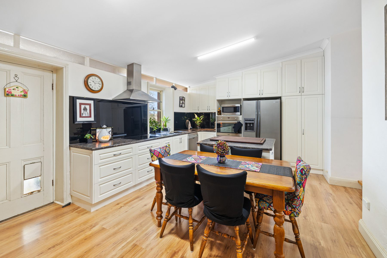 7-bedroom house at 36 Dicksons Road, Pentland Hills, VIC 3341, Moorabool, Victoria