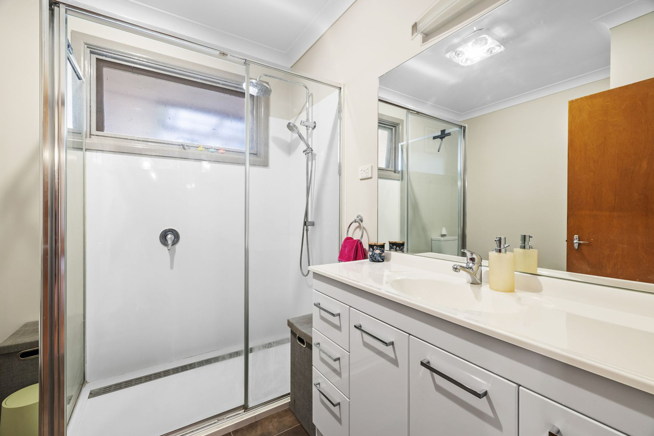 7-bedroom house at 36 Dicksons Road, Pentland Hills, VIC 3341, Moorabool, Victoria