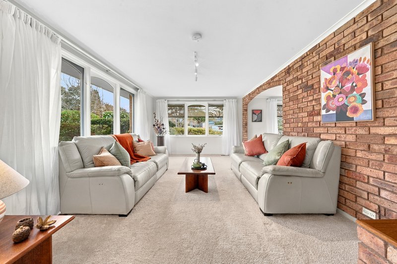 Photo - 36 Dixon Drive, Holder ACT 2611 - Image 2