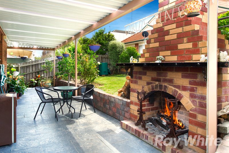 Photo - 36 Elmwood Crescent, Glen Waverley VIC 3150 - Image 9