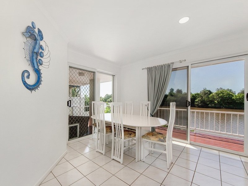 Photo - 36 Emerton Crescent, Robina QLD 4226 - Image 7