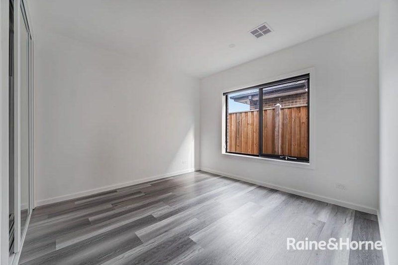 Photo - 36 Falconer Drive, Mickleham VIC 3064 - Image 17