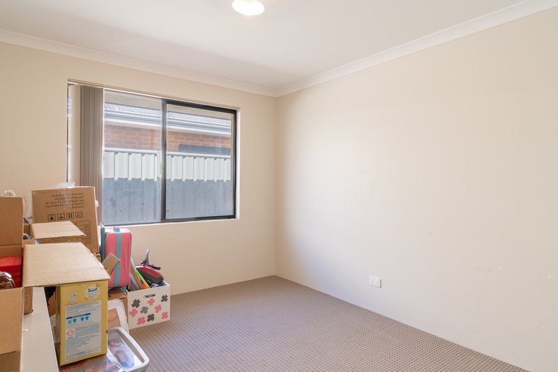 Photo - 36 Firebrand Grove, Baldivis WA 6171 - Image 17