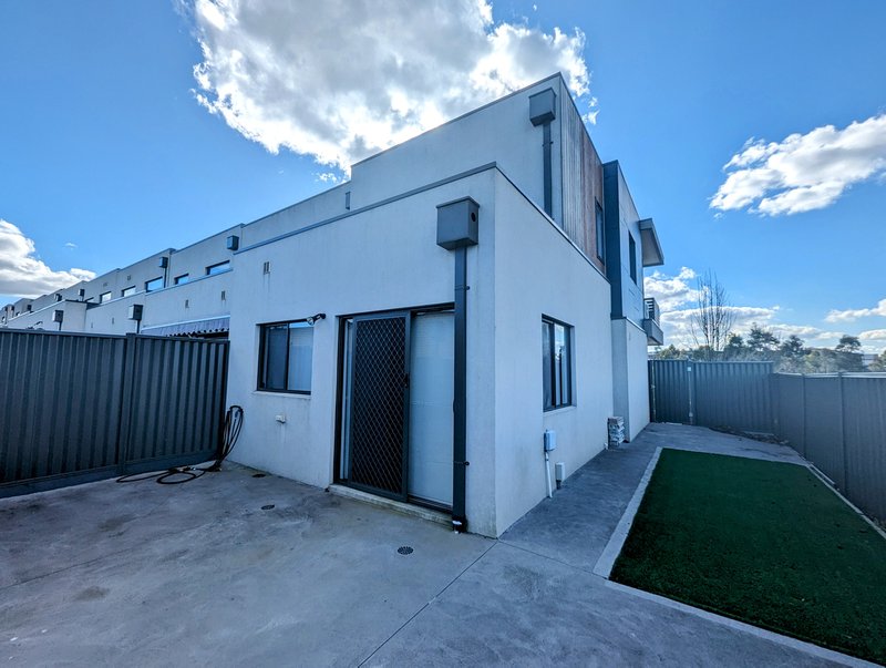 Photo - 36 Fluent Lane, Greenvale VIC 3059 - Image 14