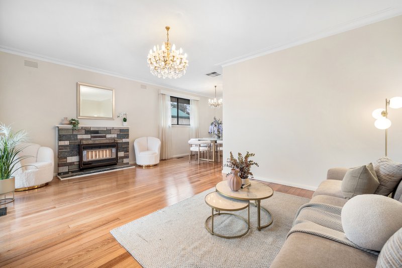 Photo - 36 Fonteyn Drive, Wantirna South VIC 3152 - Image 3