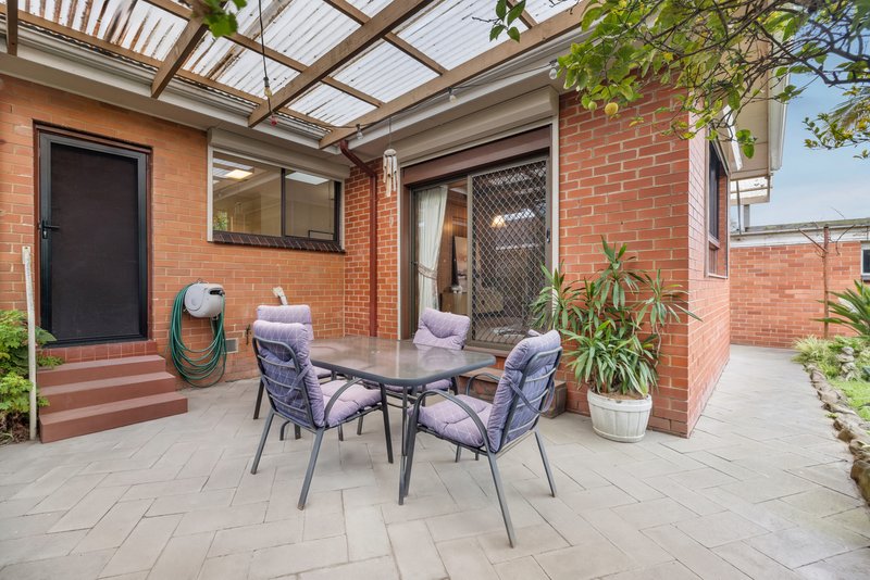 Photo - 36 Fonteyn Drive, Wantirna South VIC 3152 - Image 12