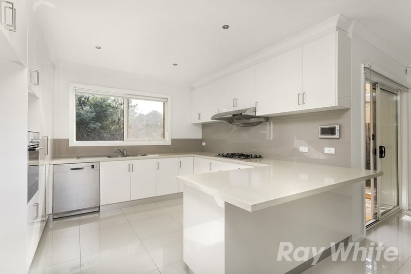 Photo - 3/6 Forest Court, Glen Waverley VIC 3150 - Image 4