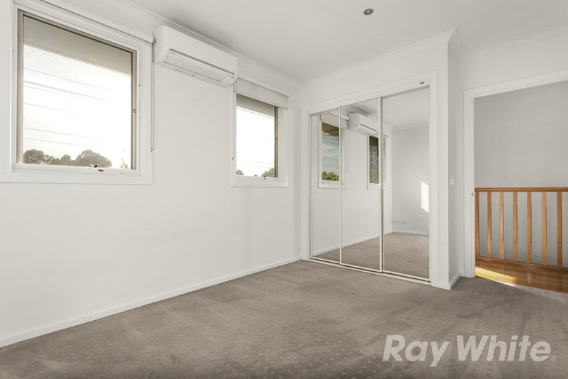 Photo - 3/6 Forest Court, Glen Waverley VIC 3150 - Image 7