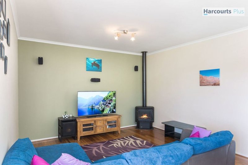 Photo - 36 Freebairn Drive, Hallett Cove SA 5158 - Image 9