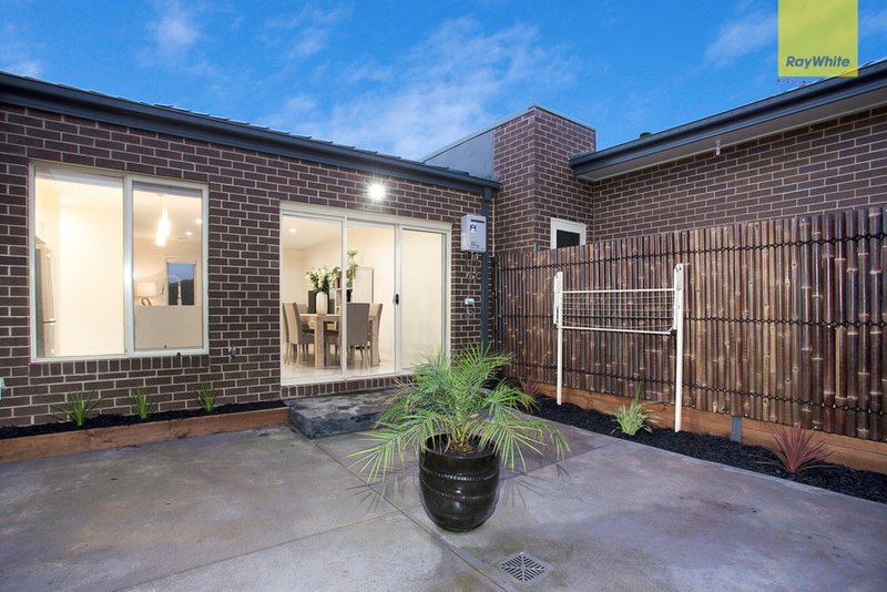 Photo - 36 Frontier Avenue, Greenvale VIC 3059 - Image 7