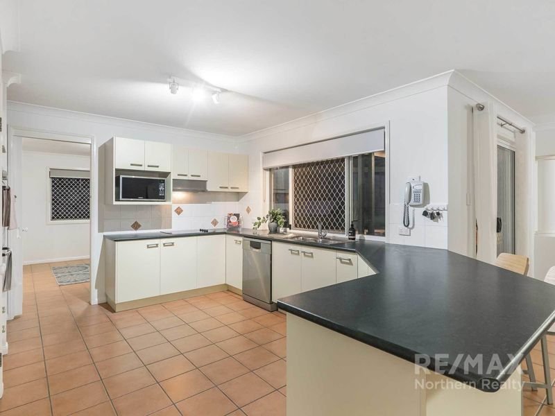 Photo - 36 Glenlyon Court, Albany Creek QLD 4035 - Image 7