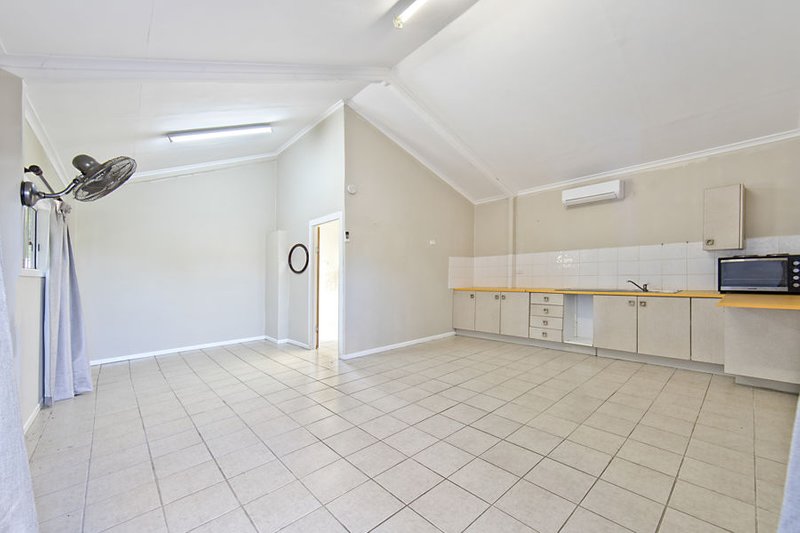 Photo - 36 Gower Street, Kelso QLD 4815 - Image 12