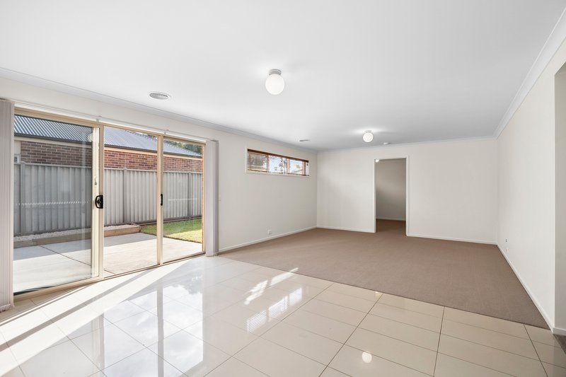 Photo - 36 Grand Lakes Way, Lara VIC 3212 - Image 4