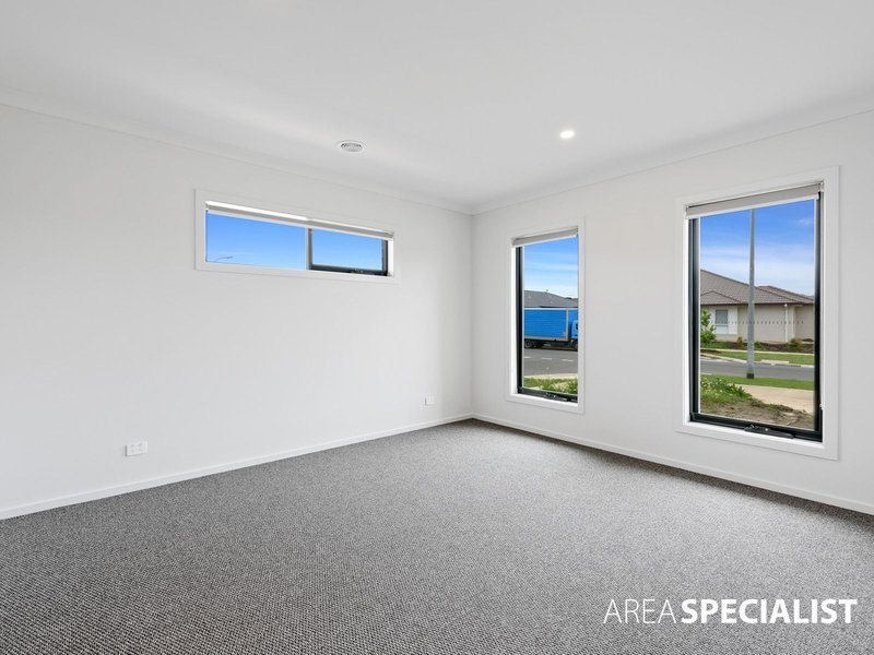 Photo - 36 Grande Belmond Avenue, Clyde VIC 3978 - Image 4