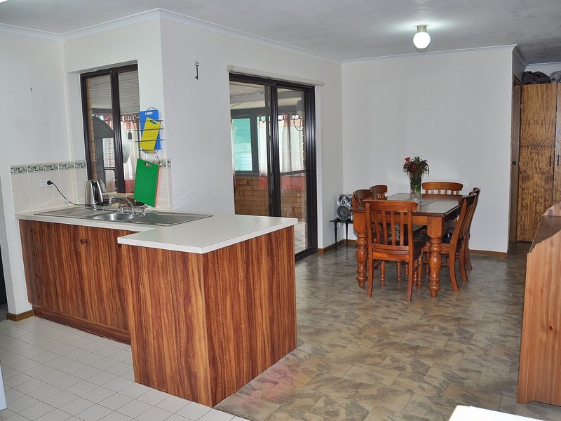 Photo - 36 Gregory Street, Port Elliot SA 5212 - Image 2