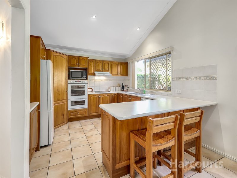 Photo - 36 Halleys Cres , Bridgeman Downs QLD 4035 - Image 4