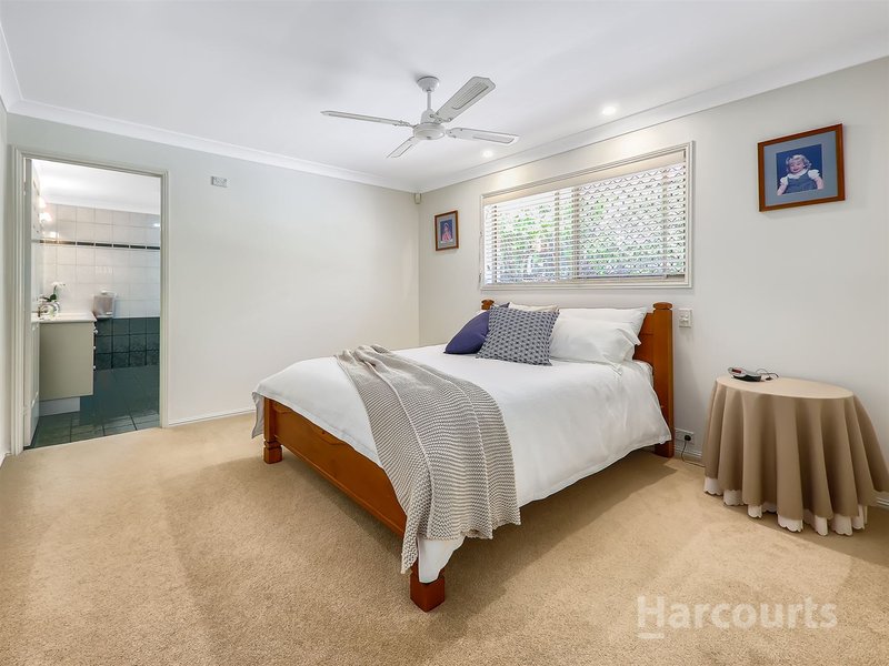 Photo - 36 Halleys Cres , Bridgeman Downs QLD 4035 - Image 7