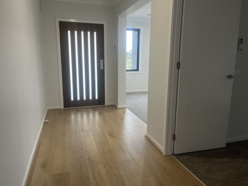 Photo - 36 Hallinan Street, Tarneit VIC 3029 - Image 2