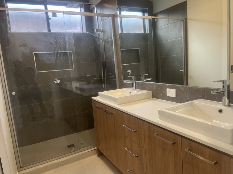 Photo - 36 Hallinan Street, Tarneit VIC 3029 - Image 5