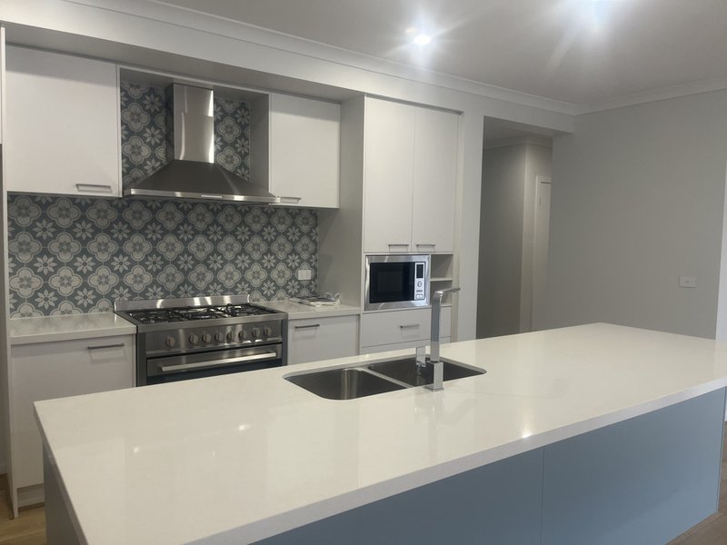 Photo - 36 Hallinan Street, Tarneit VIC 3029 - Image 7