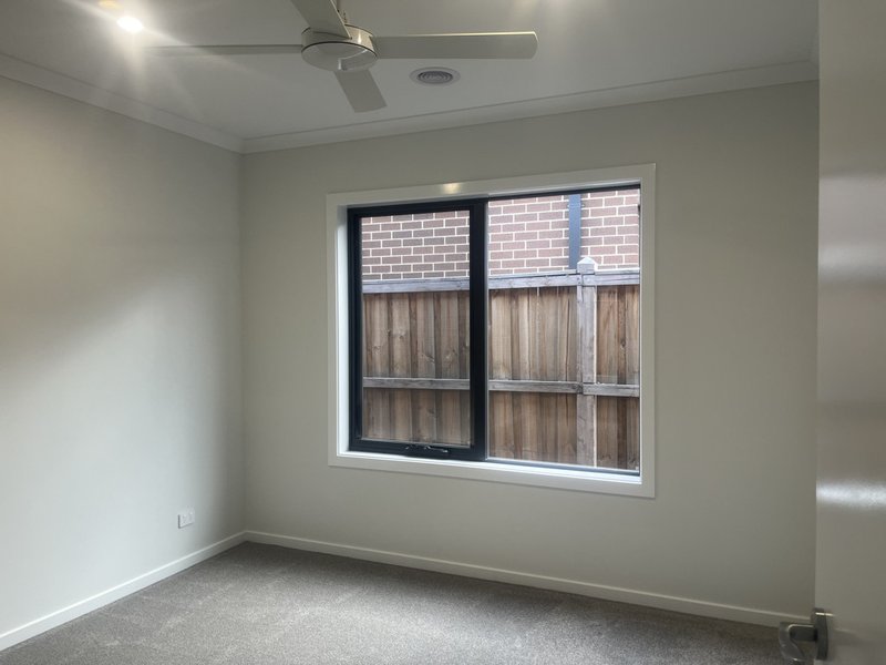 Photo - 36 Hallinan Street, Tarneit VIC 3029 - Image 12