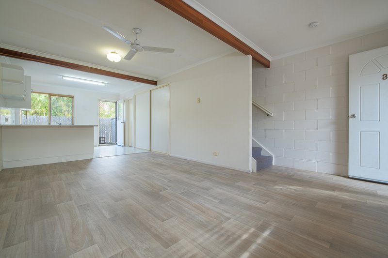 Photo - 3/6 Hampton Drive, Tannum Sands QLD 4680 - Image 3