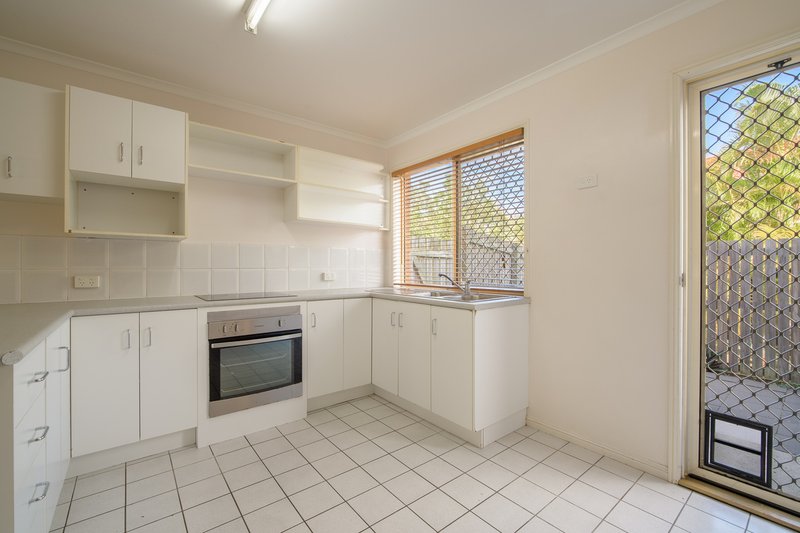 Photo - 3/6 Hampton Drive, Tannum Sands QLD 4680 - Image 5