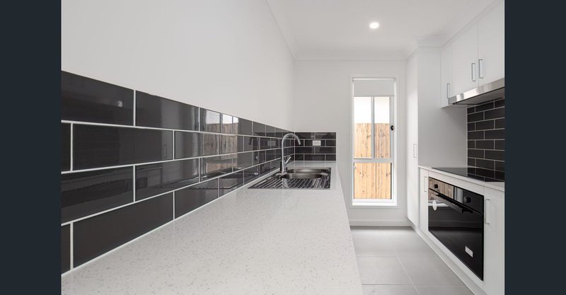 Photo - 36 Hann Street, South Maclean QLD 4280 - Image 4