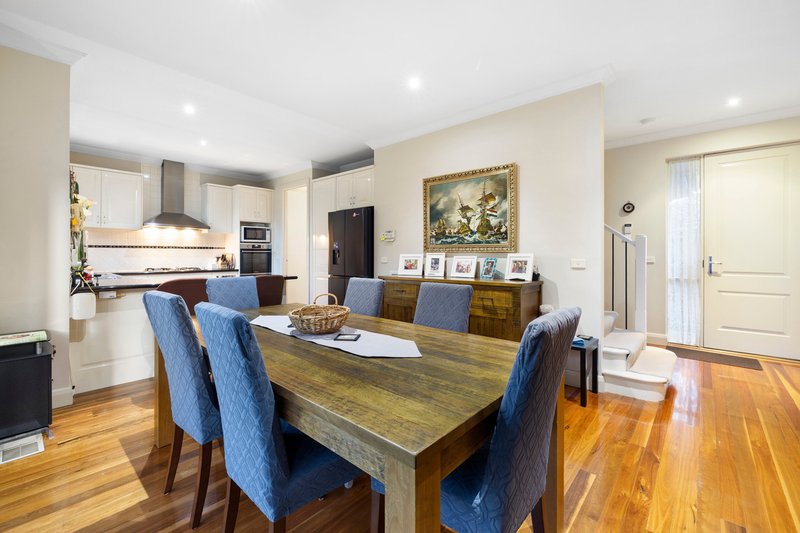 Photo - 3/6 Harry Court, Mount Waverley VIC 3149 - Image 4
