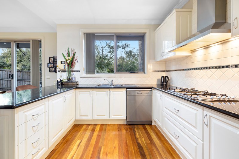 Photo - 3/6 Harry Court, Mount Waverley VIC 3149 - Image 6