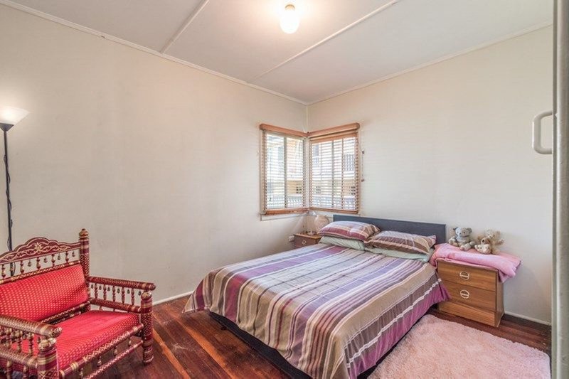 Photo - 36 Hawthorne Street, Woody Point QLD 4019 - Image 8