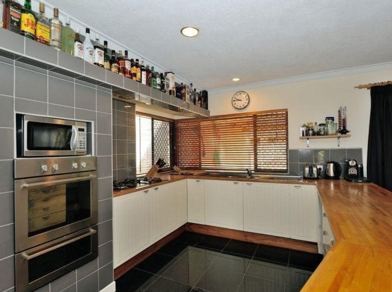 Photo - 36 Holcombe Road, Warnbro WA 6169 - Image 1