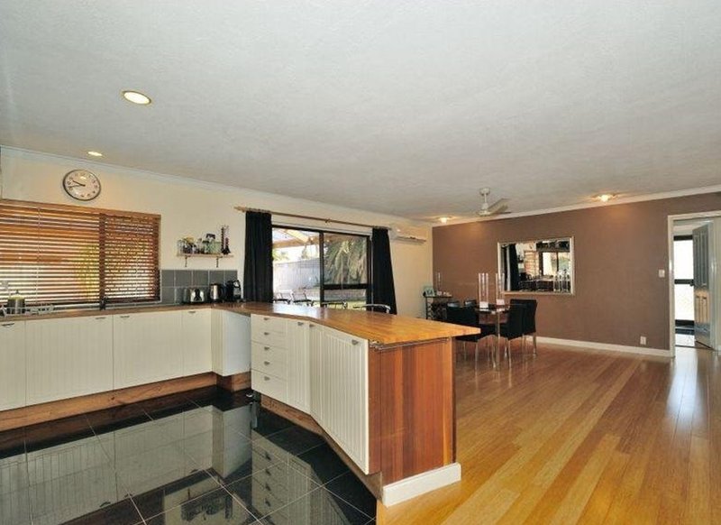 Photo - 36 Holcombe Road, Warnbro WA 6169 - Image 3